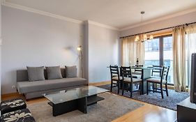 Lovelystay - Modern Apartment In Anjos